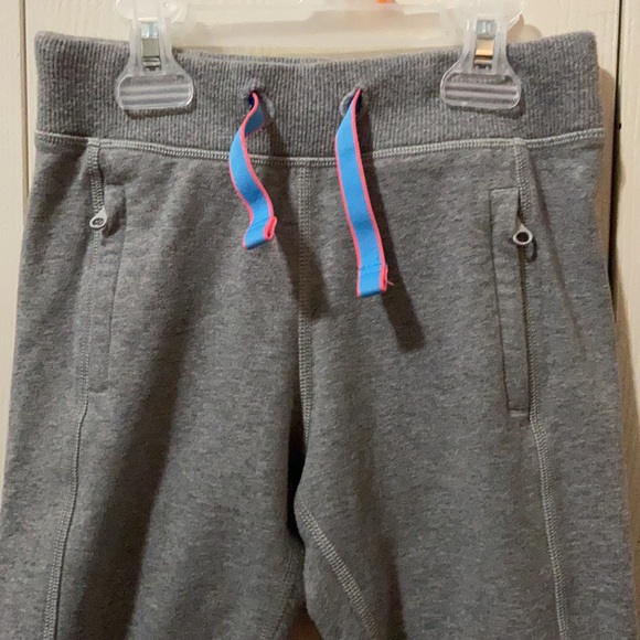 Ivivva Grey Crop Sweatpants with Drawstring - Picture 2 of 5